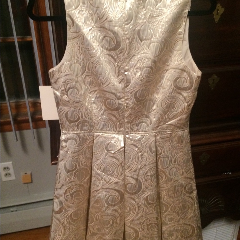 Dress never wore - Picture 2 of 6